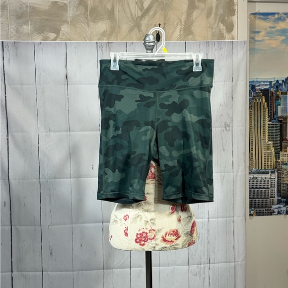 477.GAP workout shorts, 2 pairs - Picture 3 of 8